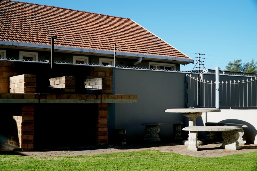 2 Bedroom Property for Sale in Hartenbos Central Western Cape